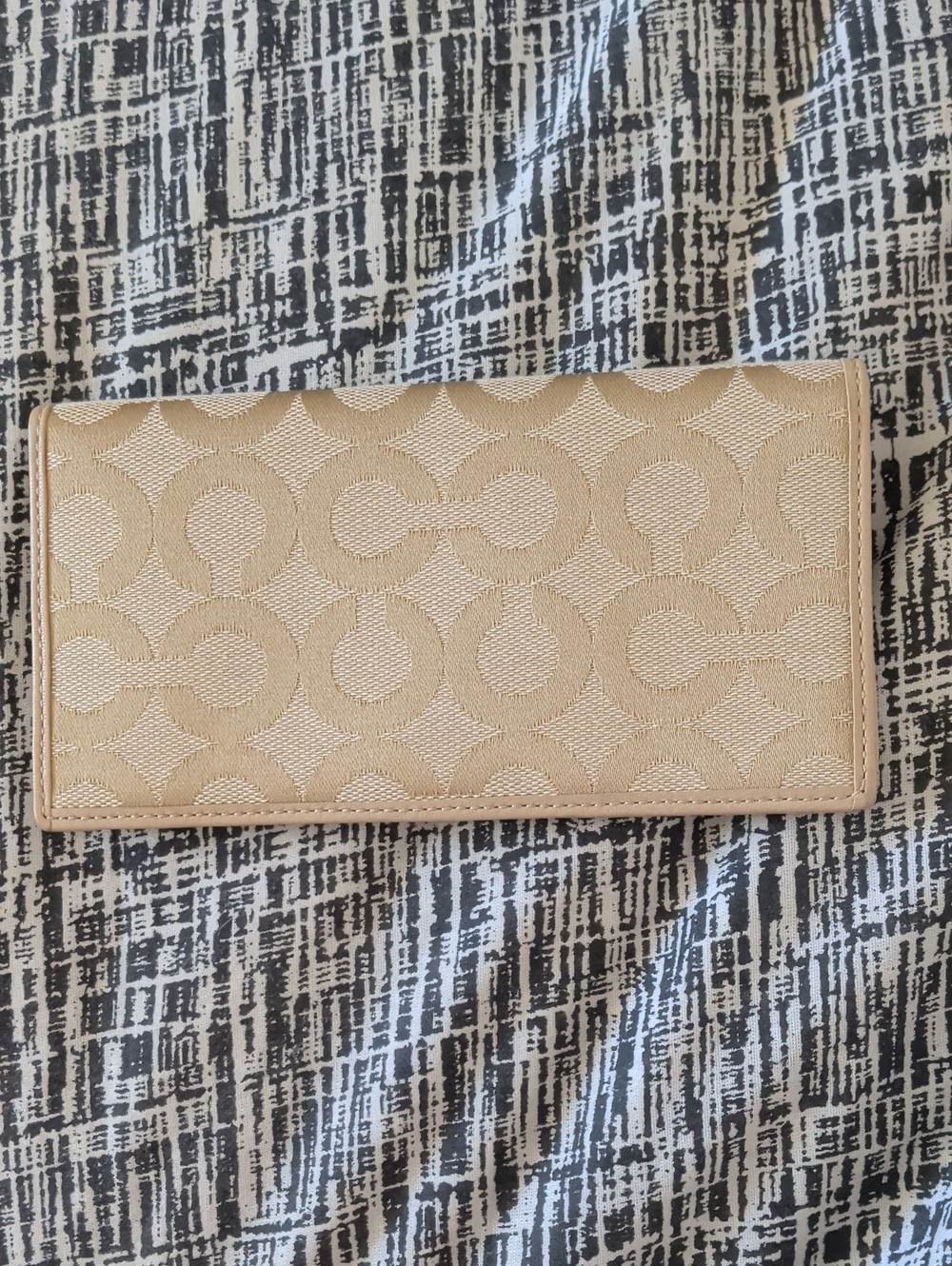 Coach Continental Chequebook Cover/Wallet in Light Beige Signature Jacquard